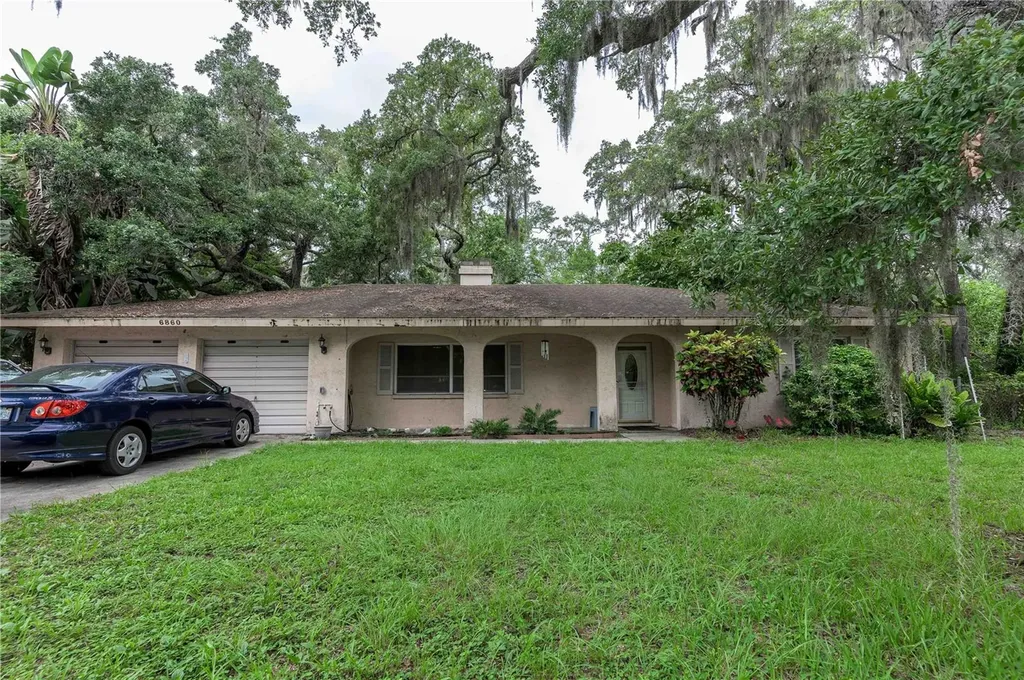6860 Pennsylvania Avenue Sarasota FL 34243