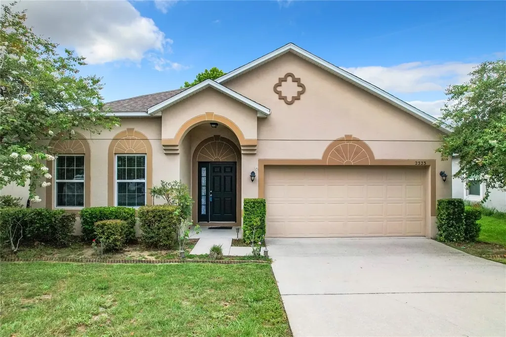 2323 Martins Run Tavares FL 32778