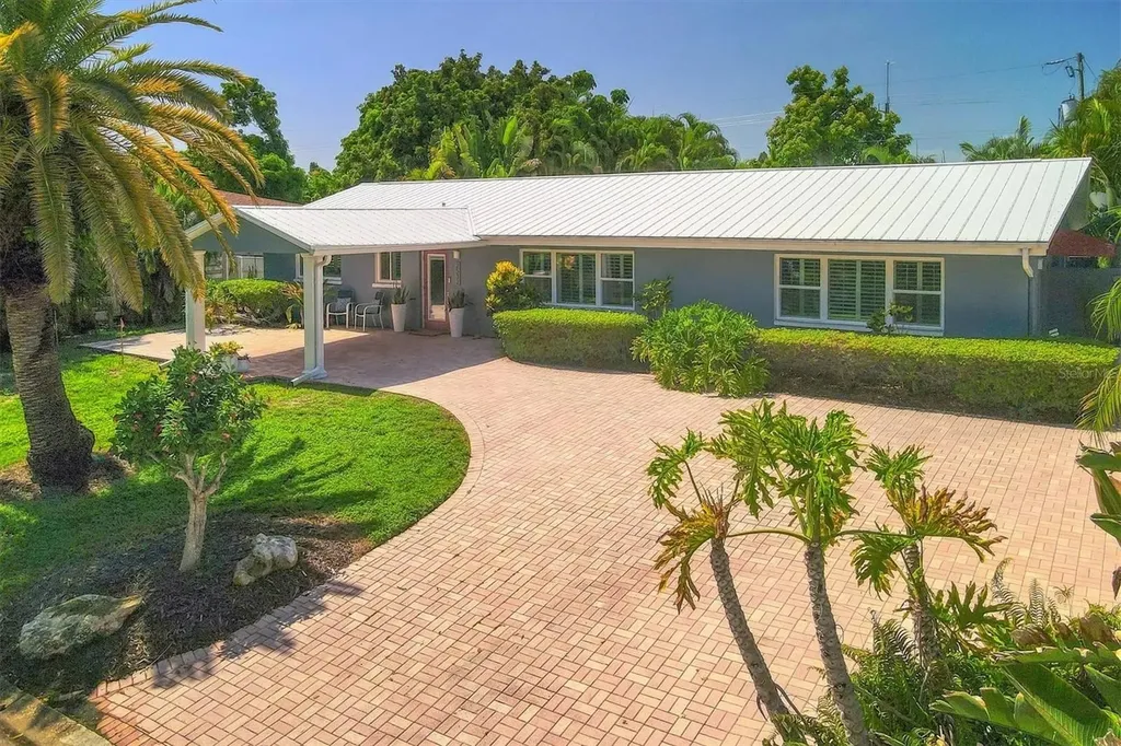 2532 Sunnybrook Drive Sarasota FL 34239
