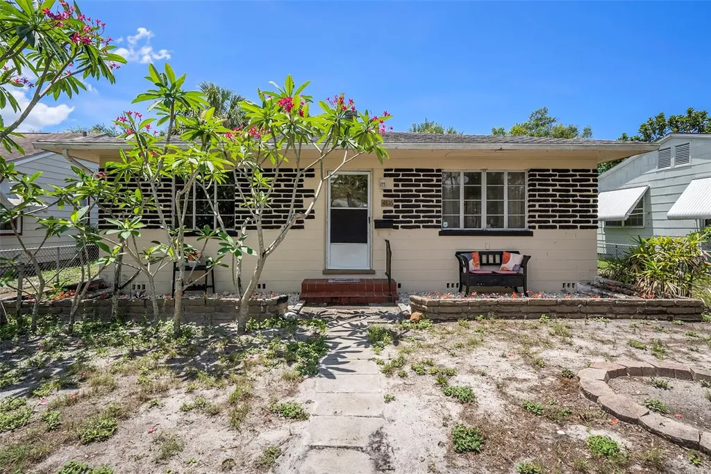 4816 6th Avenue N St Petersburg FL 33713