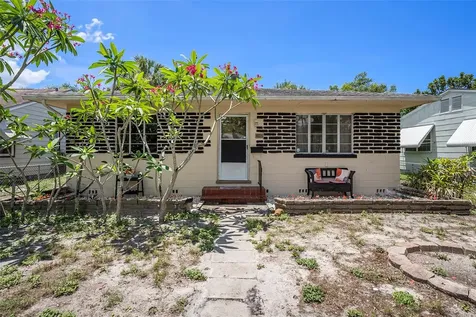 4816 6th Avenue N St Petersburg FL 33713