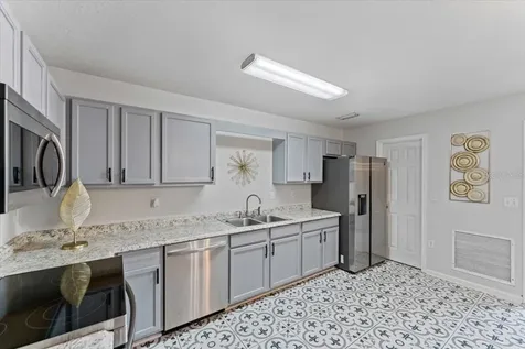 8420 Mcgirts Village Lane Jacksonville FL 32210