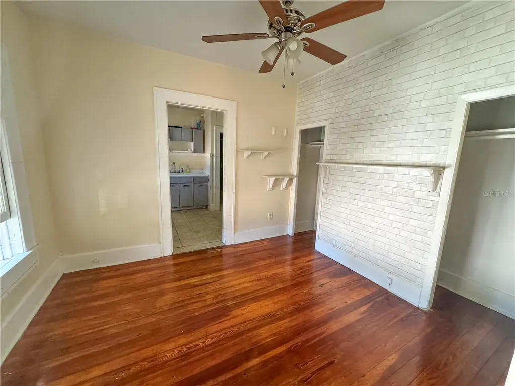 421 10th Avenue N St Petersburg FL 33701