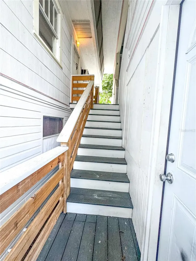 421 10th Avenue N St Petersburg FL 33701