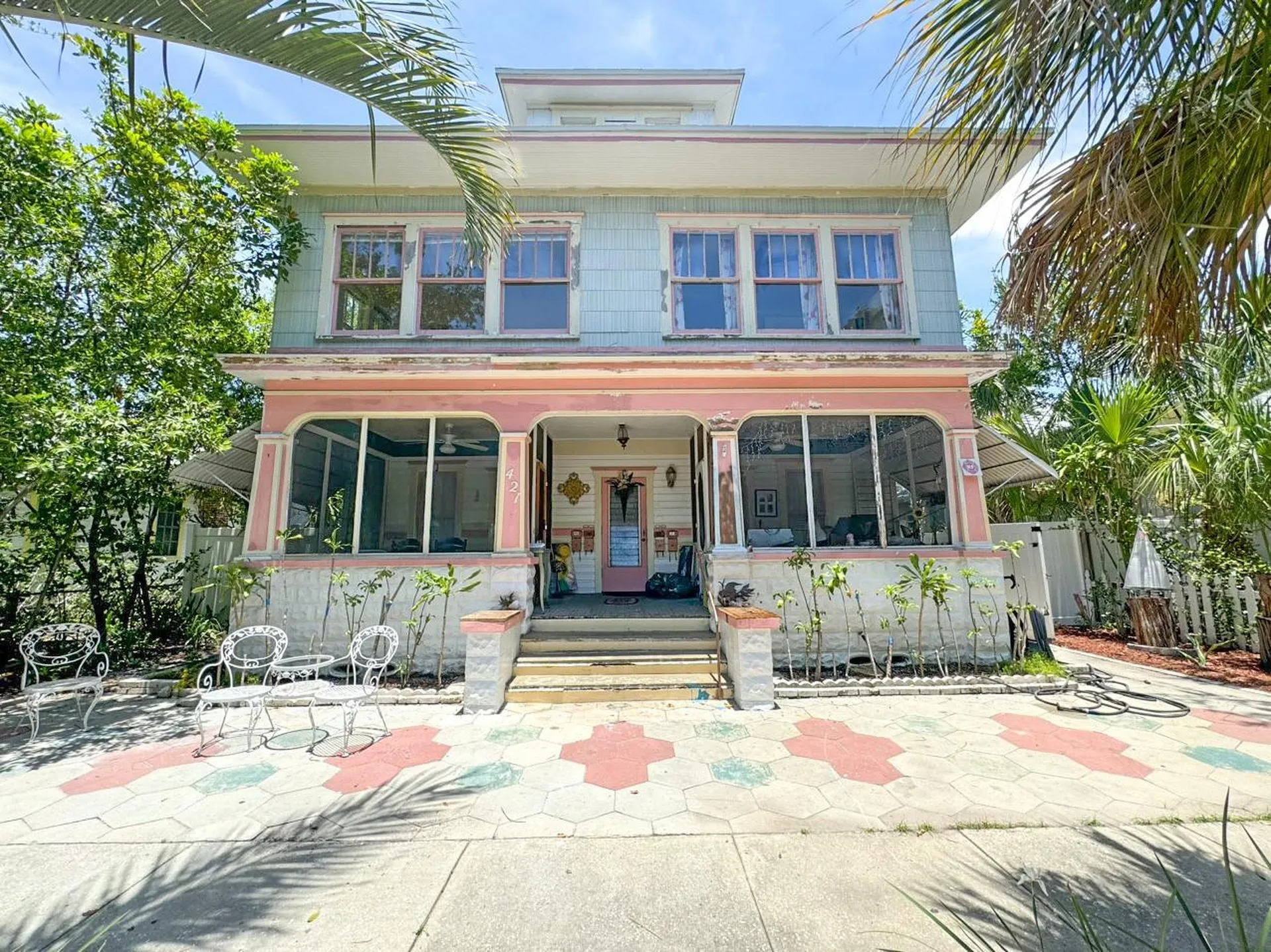 421 10th Avenue N St Petersburg FL 33701