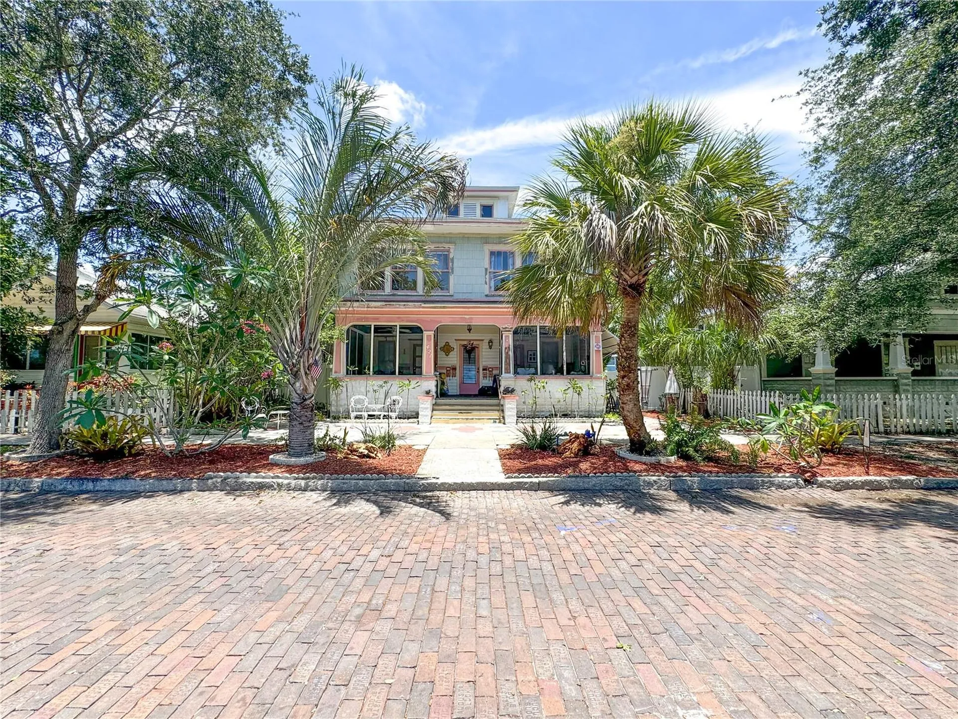 421 10th Avenue N St Petersburg FL 33701