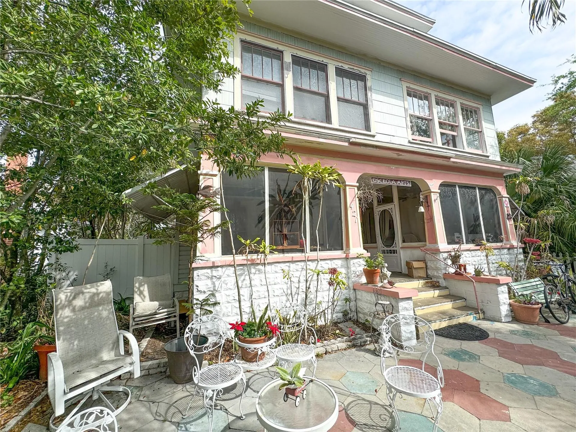 421 10th Avenue N St Petersburg FL 33701