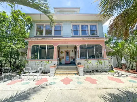 421 10th Avenue N St Petersburg FL 33701