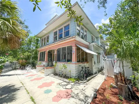421 10th Avenue N St Petersburg FL 33701
