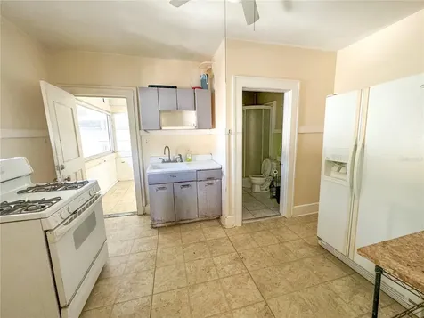 421 10th Avenue N St Petersburg FL 33701