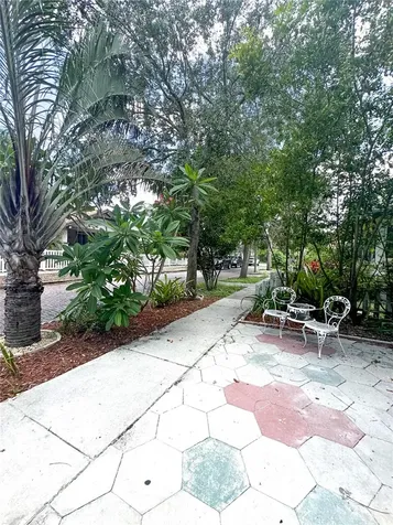 421 10th Avenue N St Petersburg FL 33701