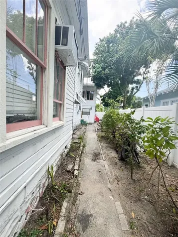 421 10th Avenue N St Petersburg FL 33701