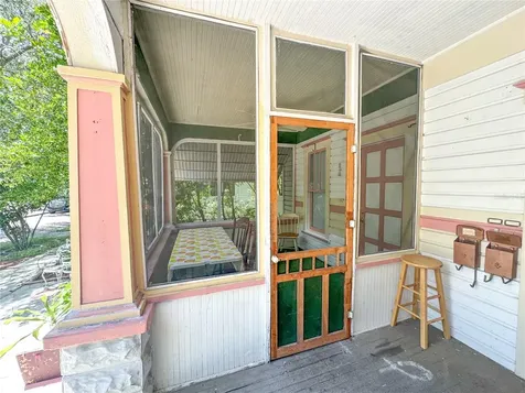 421 10th Avenue N St Petersburg FL 33701