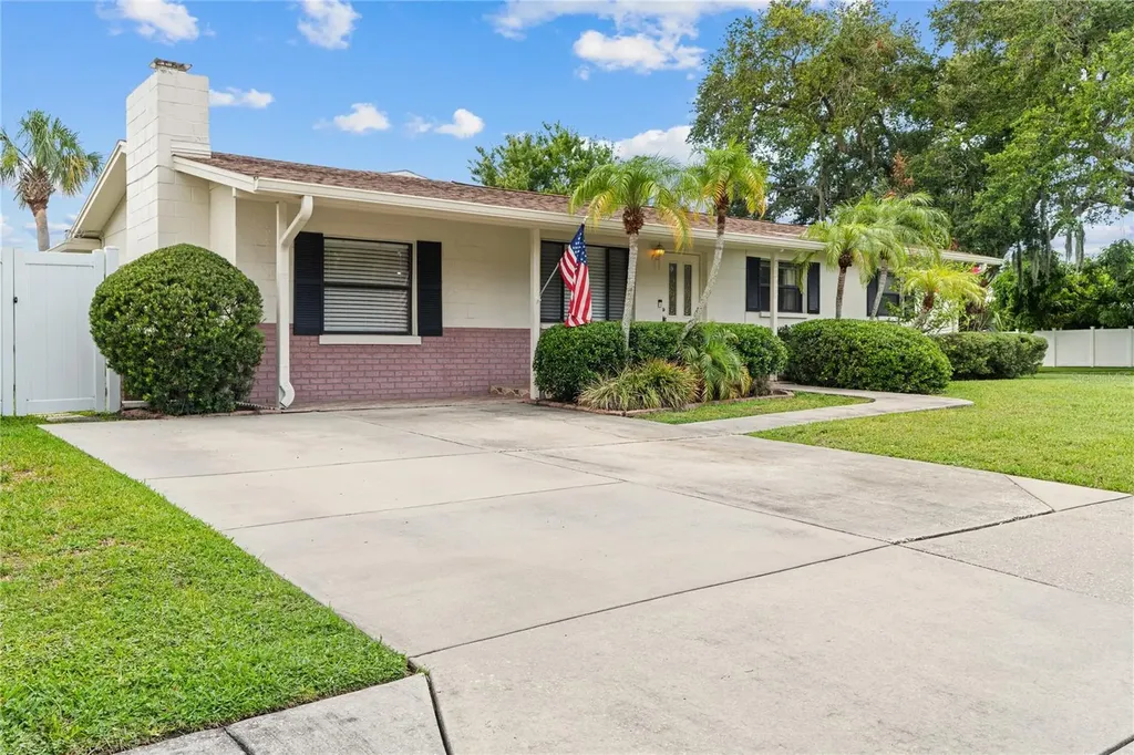 6320 57th Avenue N St Petersburg FL 33709