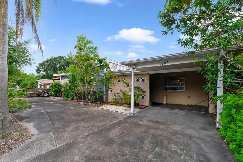 2303 Bonneville Drive Orlando FL 32826