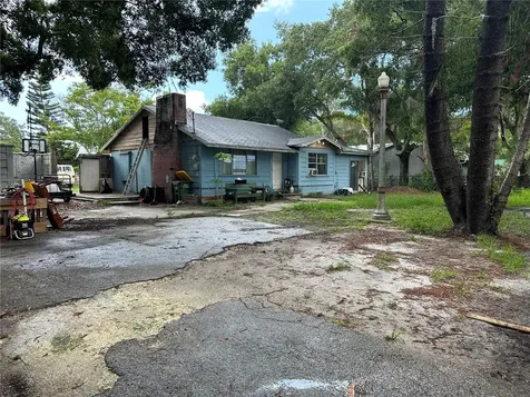 2410 Novus Street Sarasota FL 34237