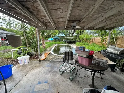 2410 Novus Street Sarasota FL 34237