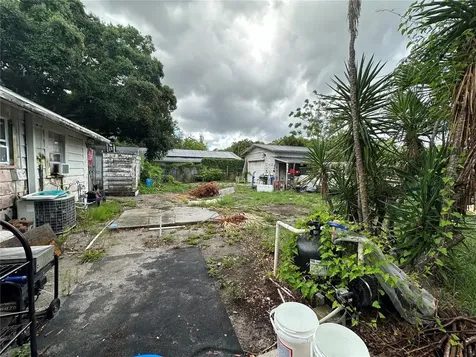 2410 Novus Street Sarasota FL 34237