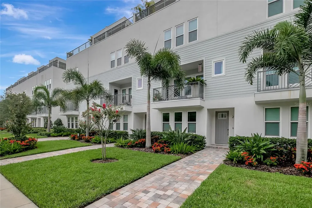 2442 W Mississippi Avenue Tampa FL 33629