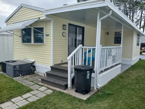 94 Eagle Point S Osteen FL 32764