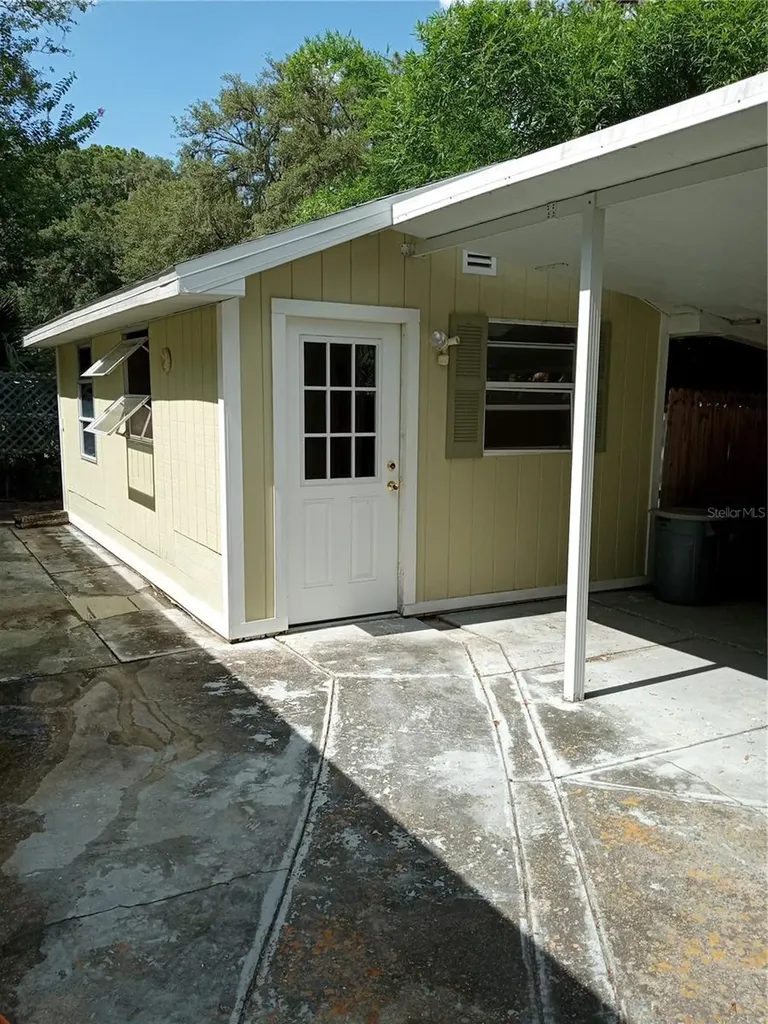 7828 E Southlake Drive Floral City FL 34436