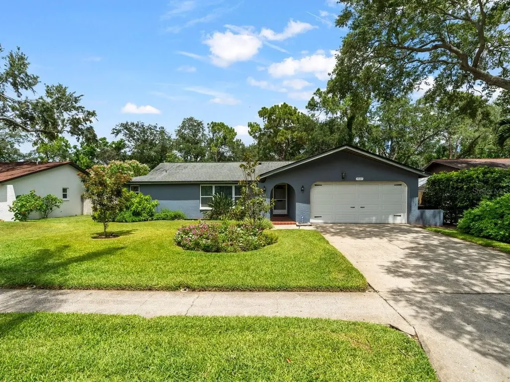 7927 17th Street N St Petersburg FL 33702