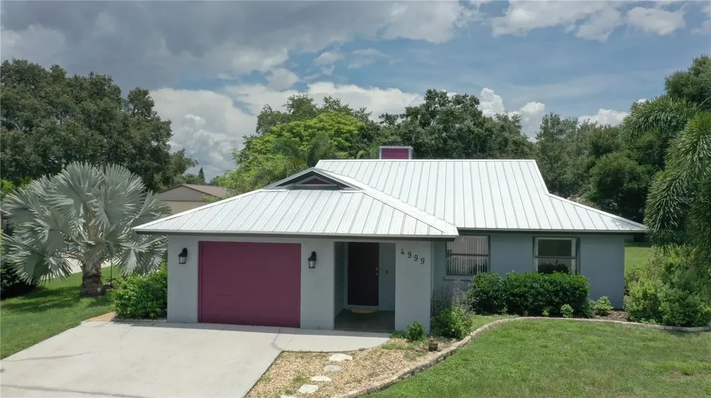 4999 Camus Street Sarasota FL 34232