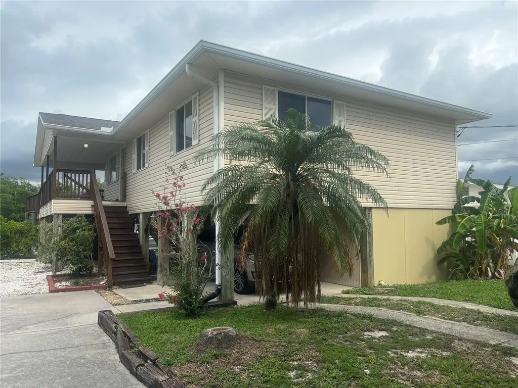 816 Seabreeze Drive Ruskin FL 33570
