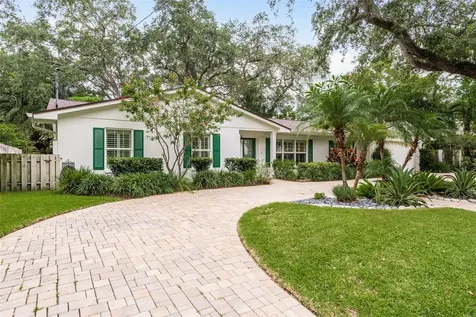 3215 W Hawthorne Road Tampa FL 33611