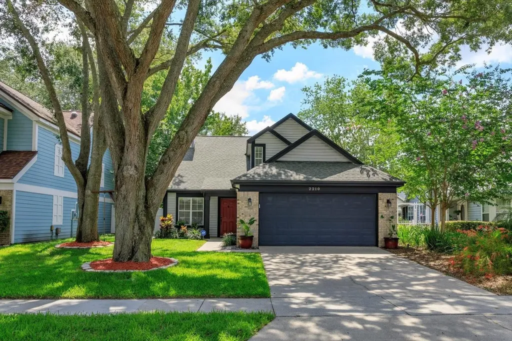 2210 Doulton Drive Orlando FL 32812