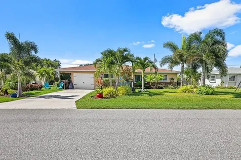 910 Gillespie Street Englewood FL 34223