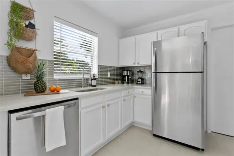 2974 Hillsdale Avenue Largo FL 33774