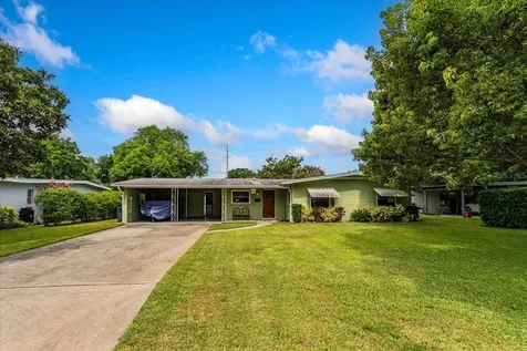 2704 Kingfisher Drive Orlando FL 32806