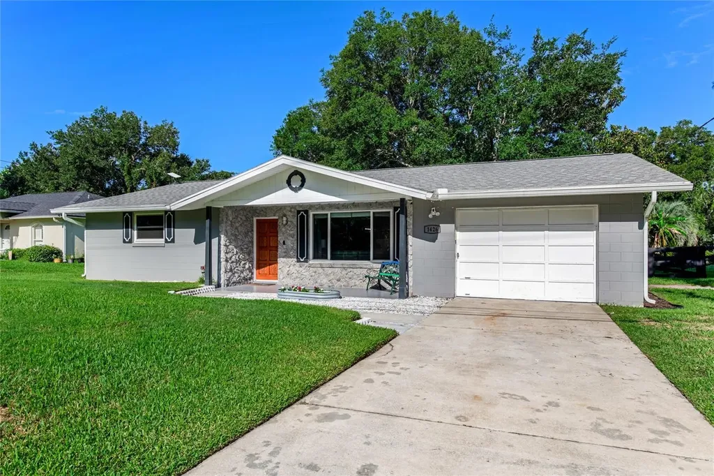1426 Roosevelt Boulevard Daytona Beach FL 32124