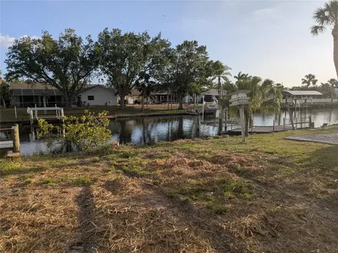 18641 Klingler Circle Port Charlotte FL 33948