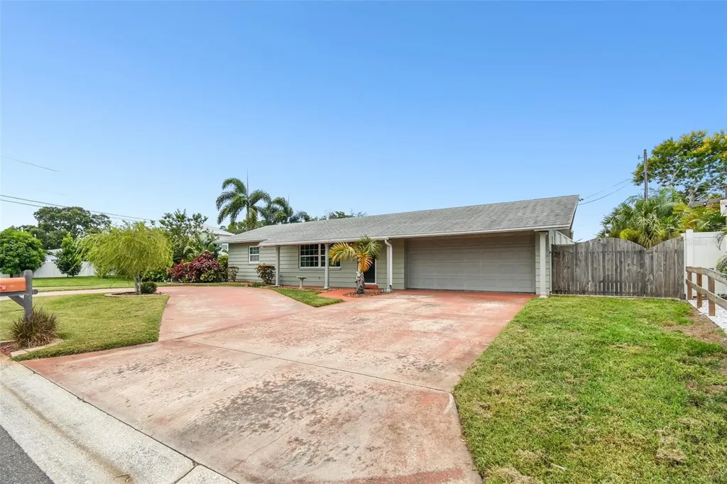 10213 112th Way N Largo FL 33778