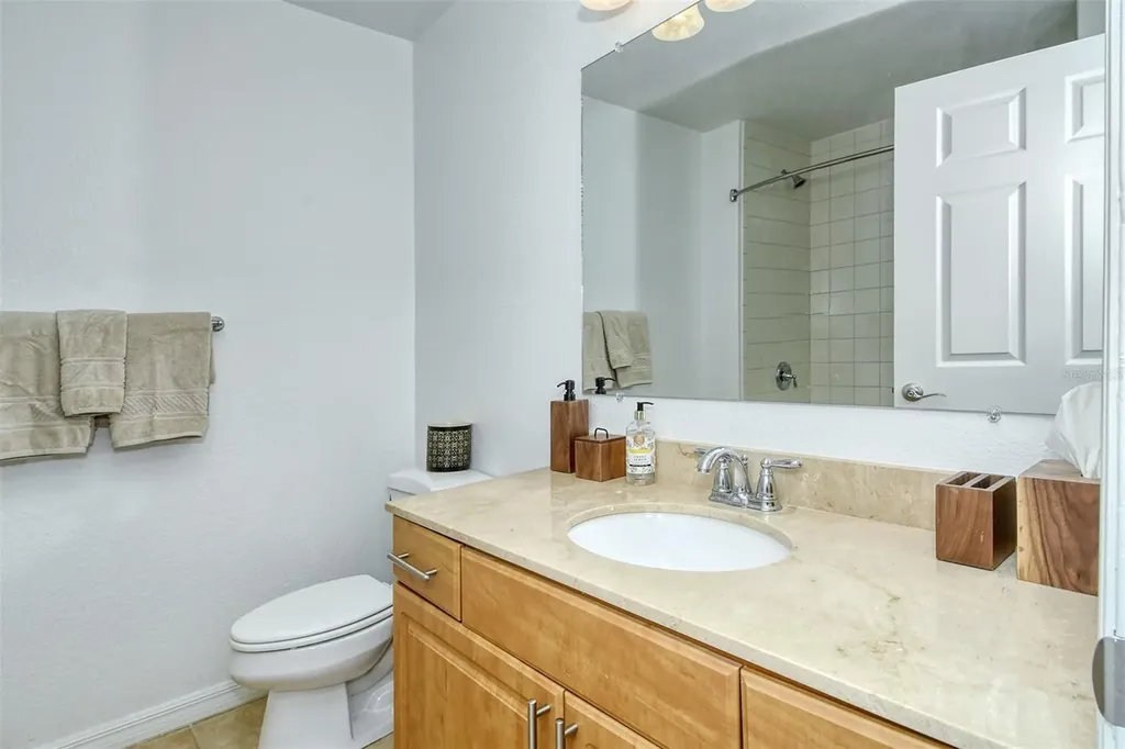 1064 N Tamiami Trail Sarasota FL 34236