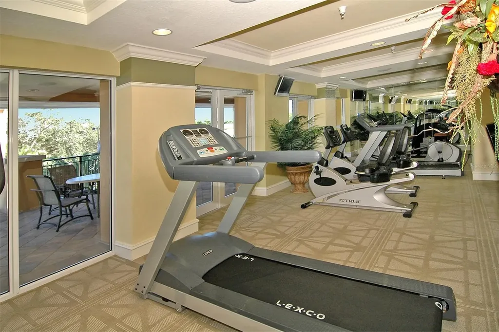 1064 N Tamiami Trail Sarasota FL 34236