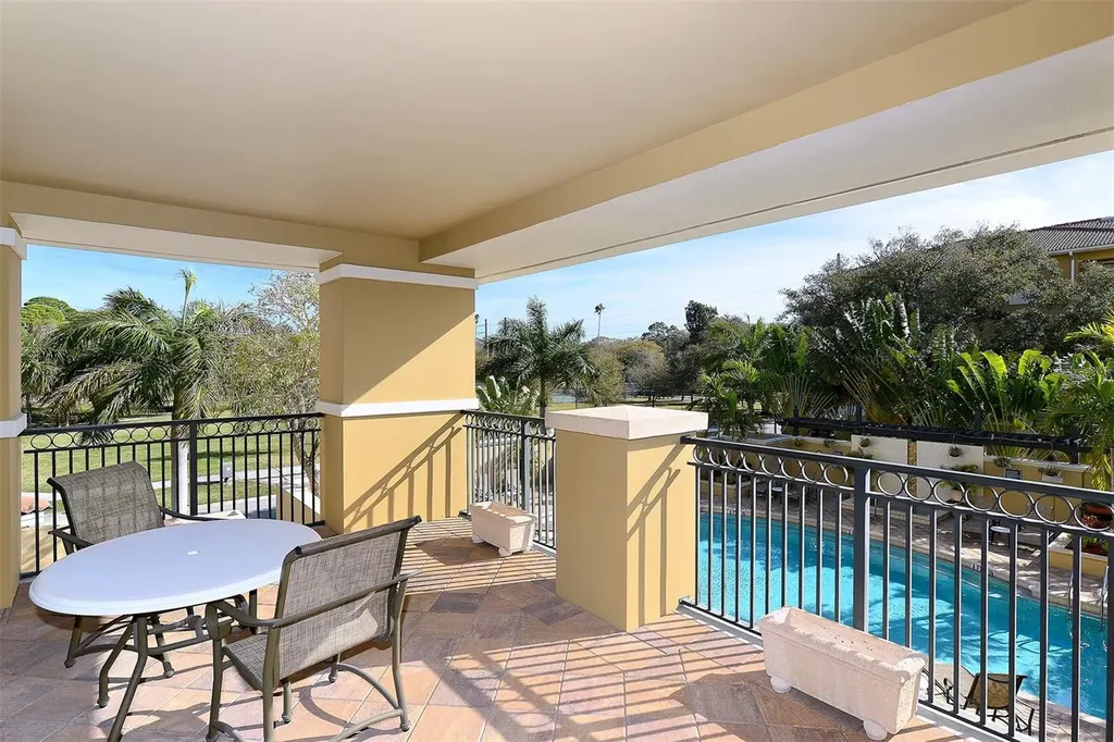 1064 N Tamiami Trail Sarasota FL 34236