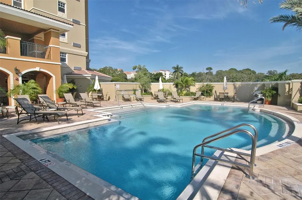 1064 N Tamiami Trail Sarasota FL 34236