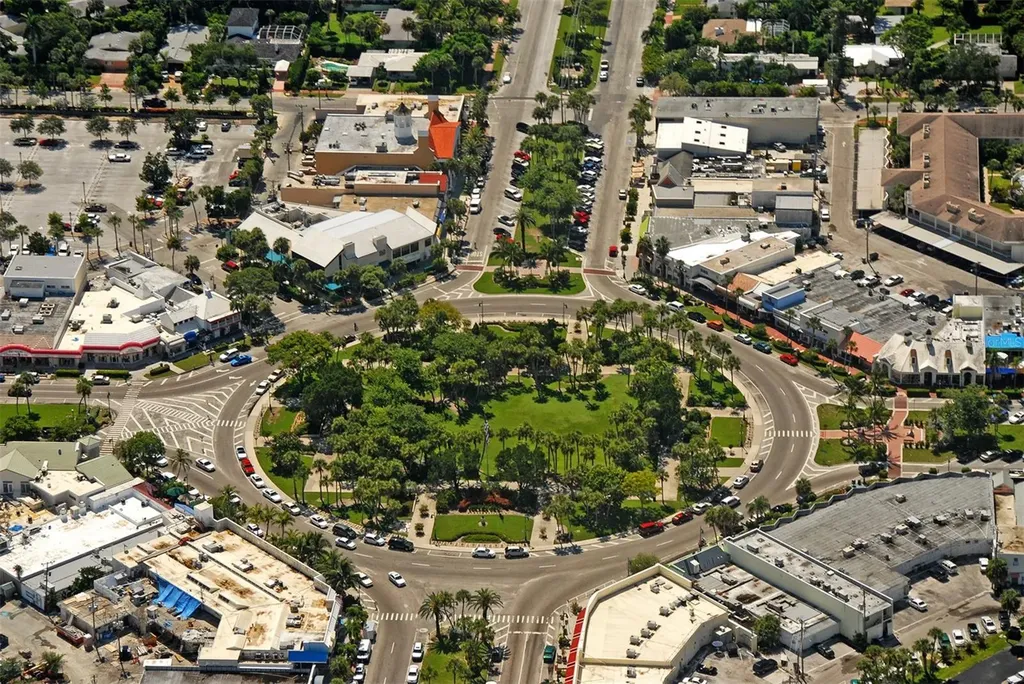 1064 N Tamiami Trail Sarasota FL 34236