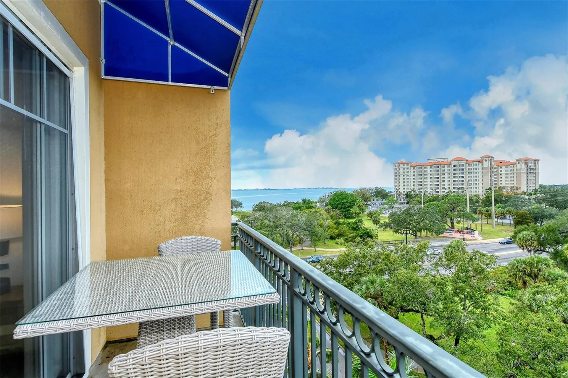 1064 N Tamiami Trail Sarasota FL 34236