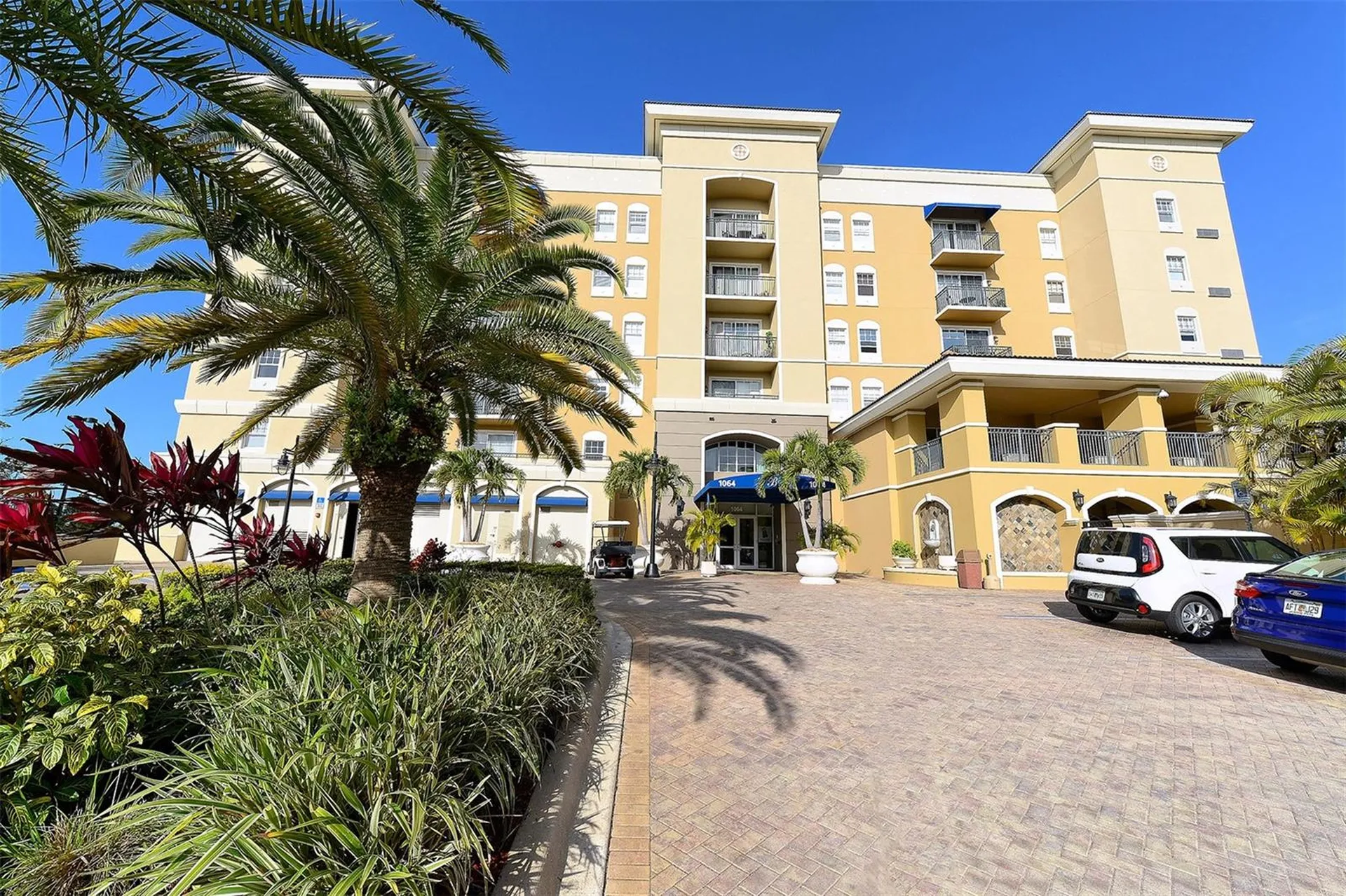 1064 N Tamiami Trail Sarasota FL 34236