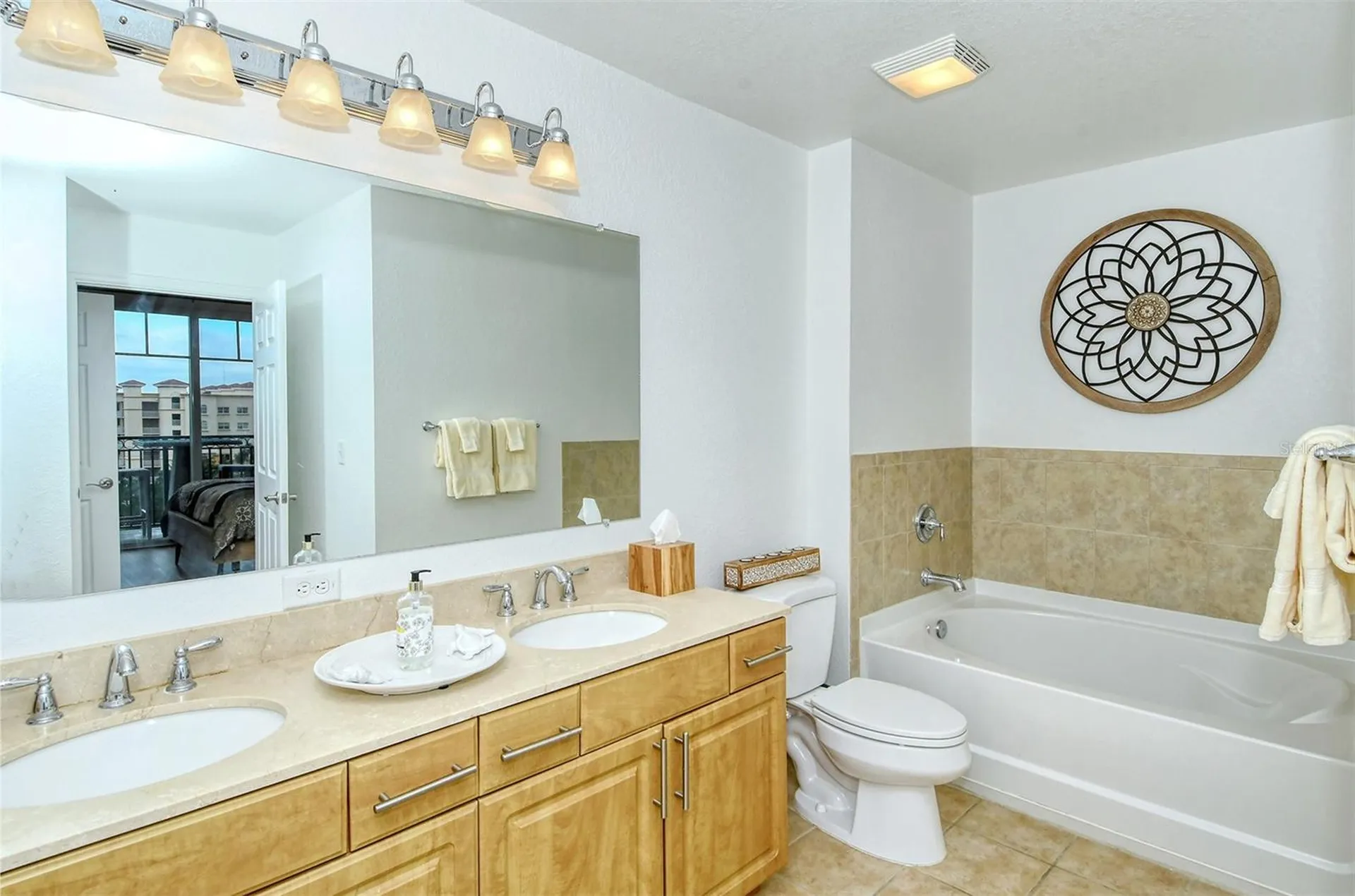 1064 N Tamiami Trail Sarasota FL 34236