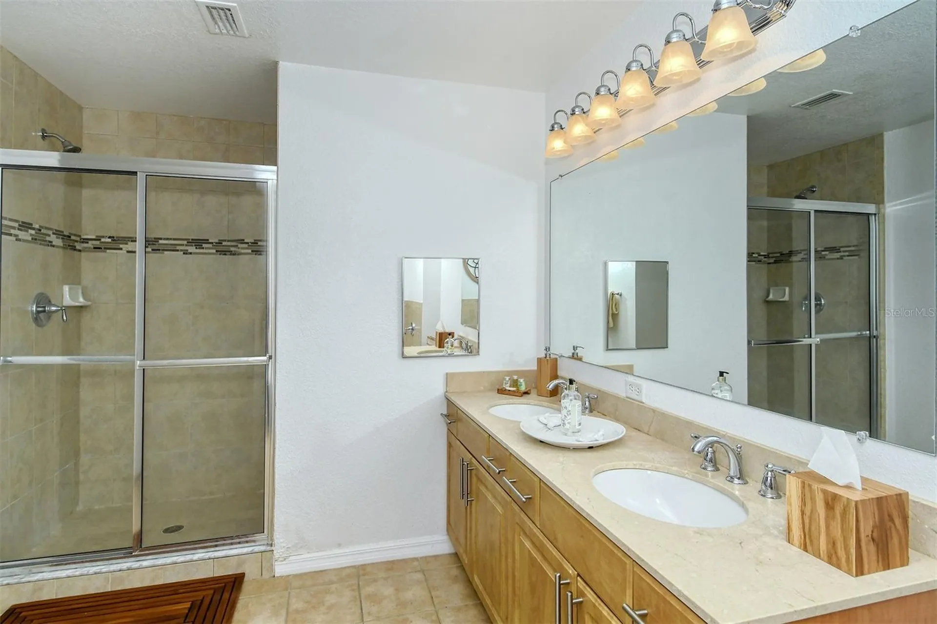 1064 N Tamiami Trail Sarasota FL 34236