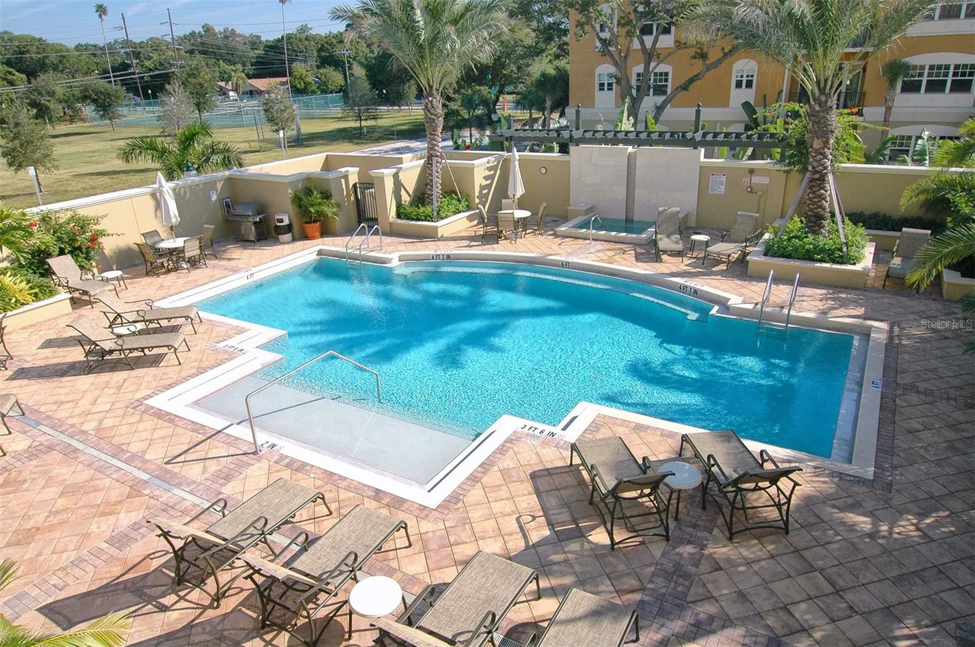 1064 N Tamiami Trail Sarasota FL 34236