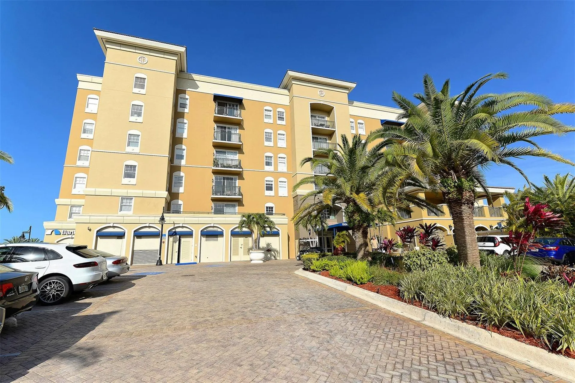 1064 N Tamiami Trail Sarasota FL 34236