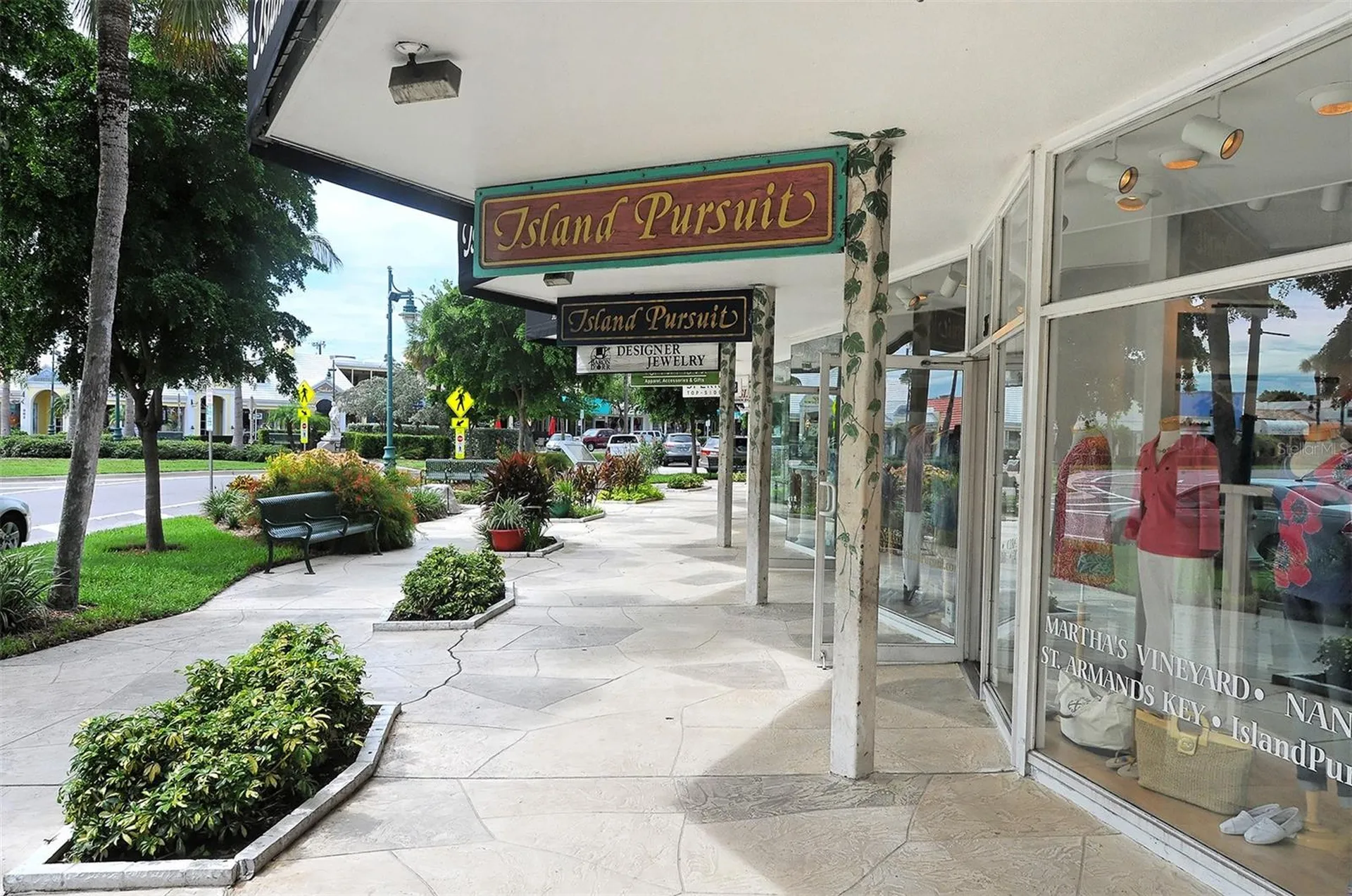 1064 N Tamiami Trail Sarasota FL 34236