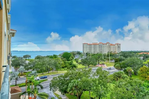 1064 N Tamiami Trail Sarasota FL 34236