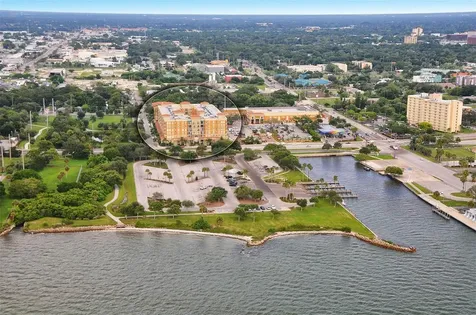 1064 N Tamiami Trail Sarasota FL 34236